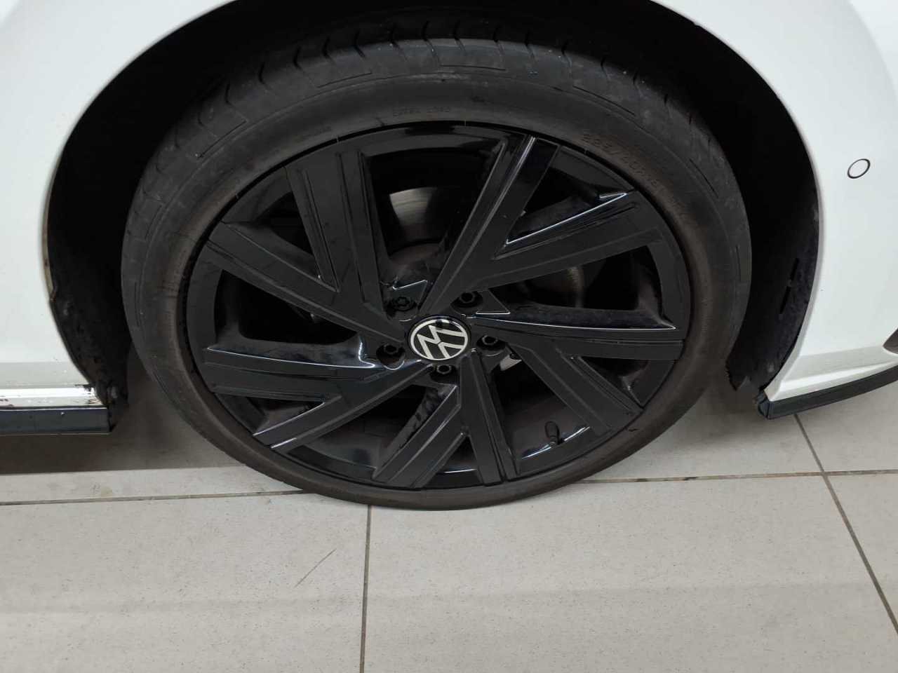 Volkswagen Golf 2.0 TDI SCR DSG R-Line 16