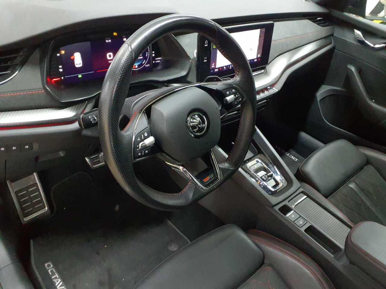 Skoda Octavia Combi 1.4 TSI iV DSG RS 9