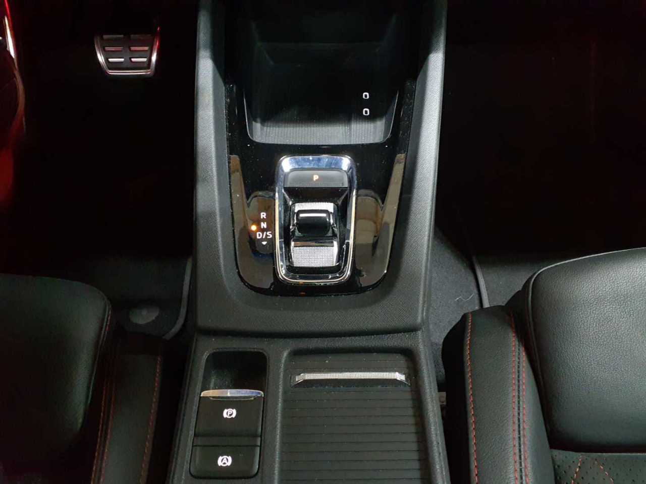 Skoda Octavia Combi 1.4 TSI iV DSG RS 10