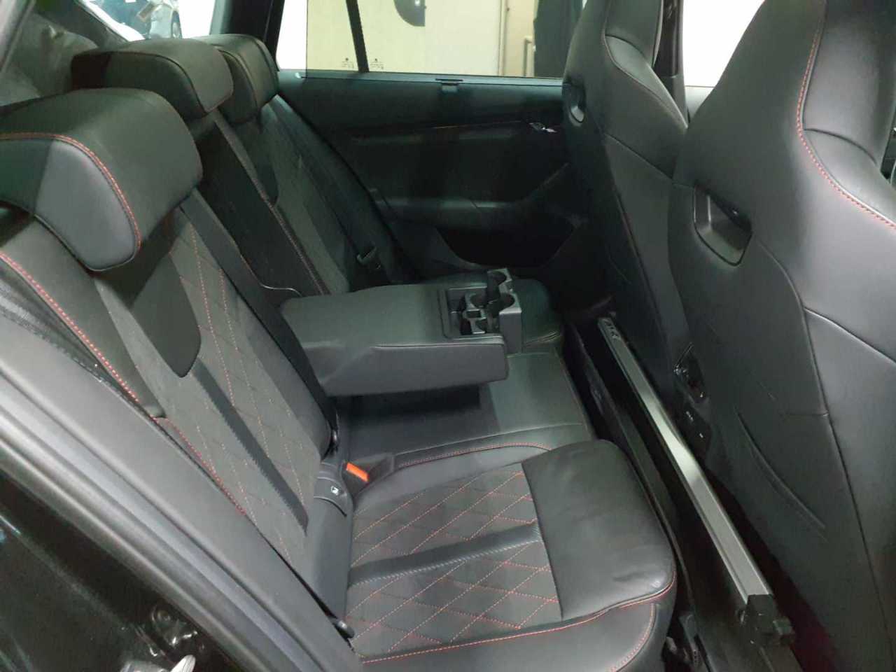 Skoda Octavia Combi 1.4 TSI iV DSG RS 13