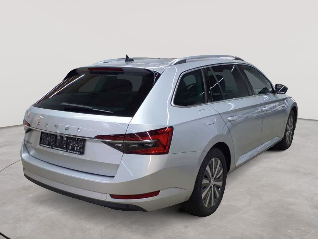 Skoda Superb Combi 2.0 TDI DSG Style 4