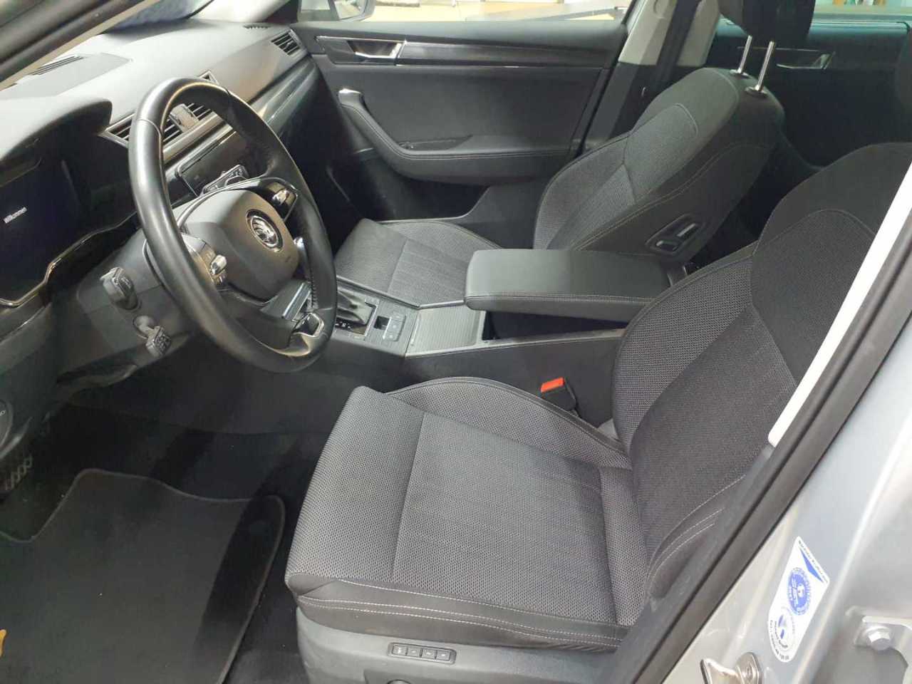 Skoda Superb Combi 2.0 TDI DSG Style 7