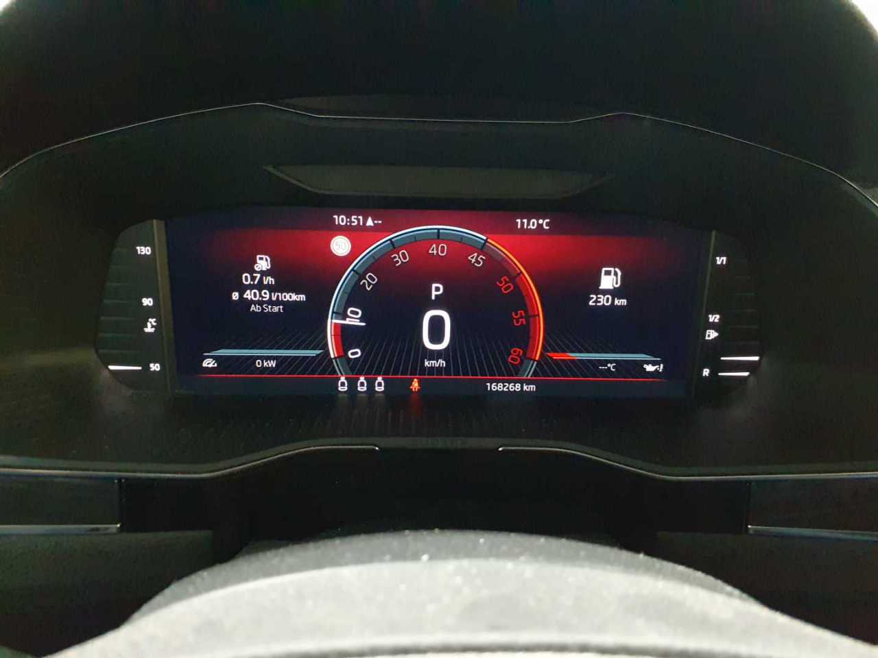 Skoda Superb Combi 2.0 TDI DSG Style 11