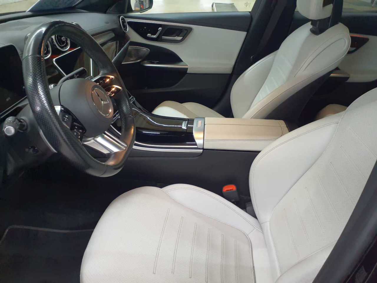Mercedes-Benz C 300 4Matic 9G-TRONIC AMG Line 7