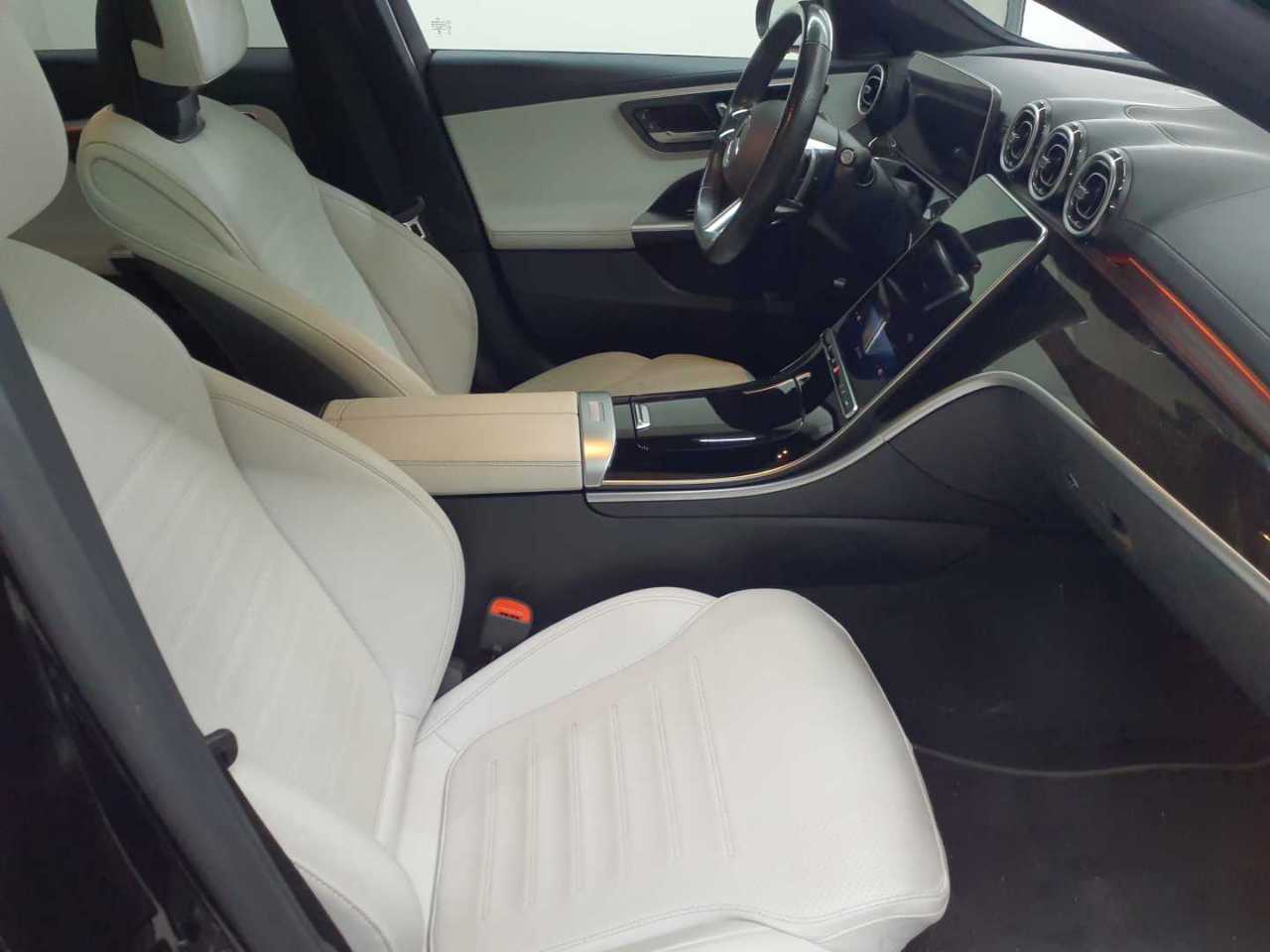 Mercedes-Benz C 300 4Matic 9G-TRONIC AMG Line 8