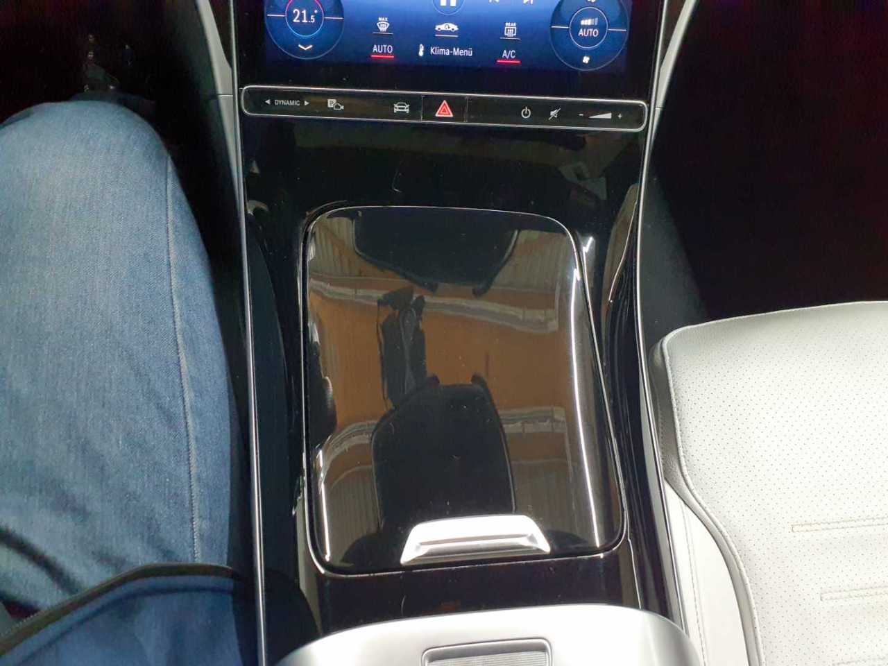 Mercedes-Benz C 300 4Matic 9G-TRONIC AMG Line 10
