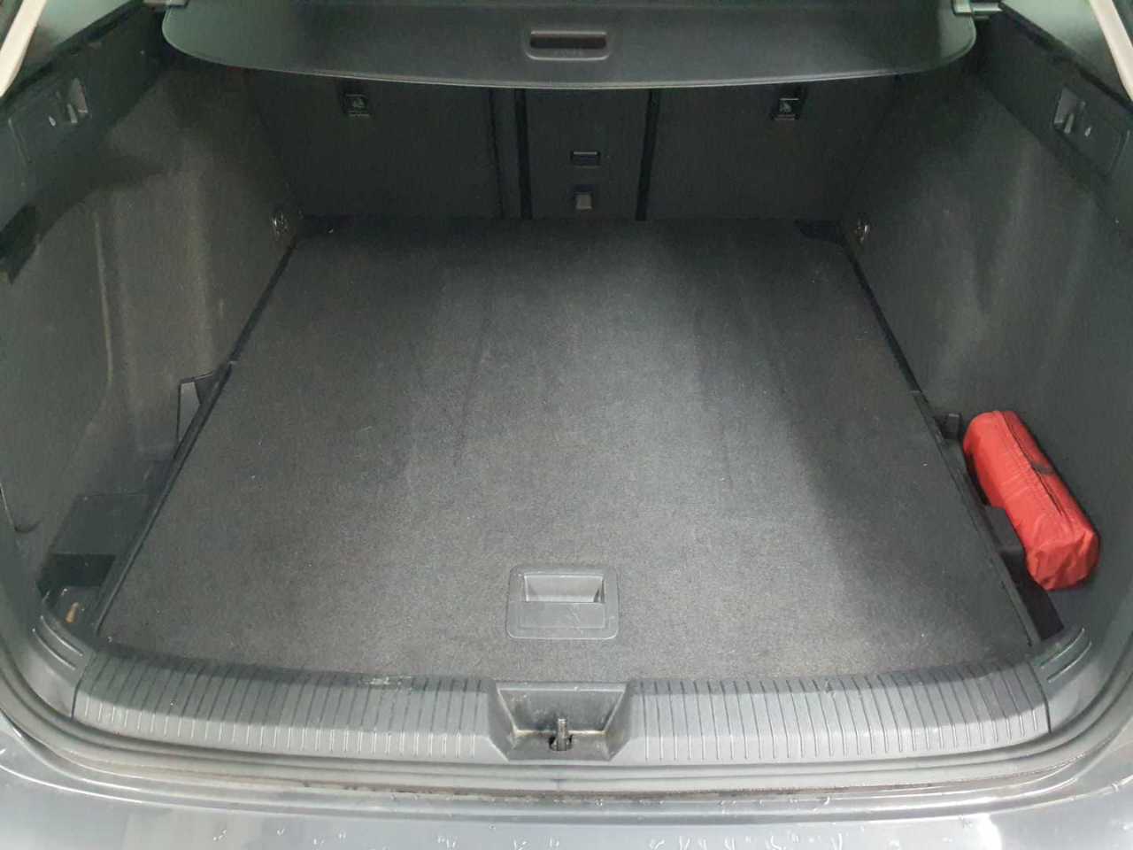 Volkswagen Golf Variant 1.5 eTSI OPF DSG Life 16