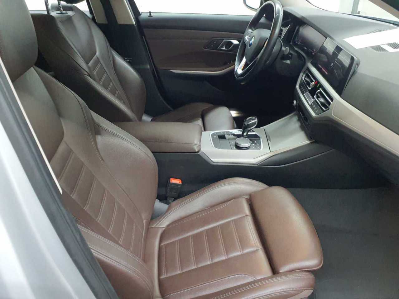 BMW 320d Touring Aut. Advantage 8