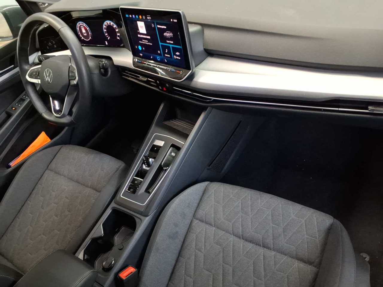 Volkswagen Golf Variant 1.5 eTSI OPF DSG Life 9