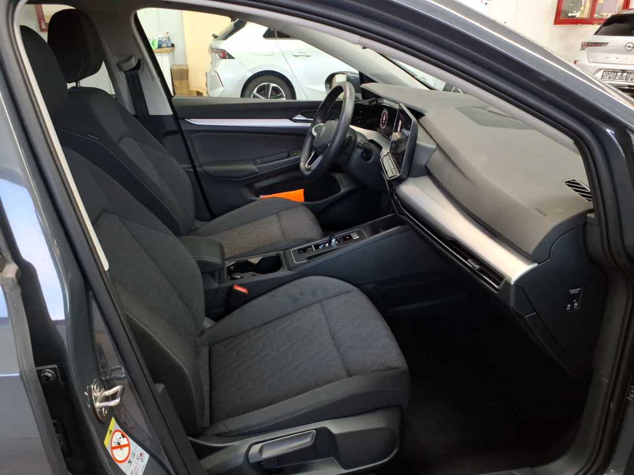 Volkswagen Golf Variant 1.5 eTSI OPF DSG Life 8