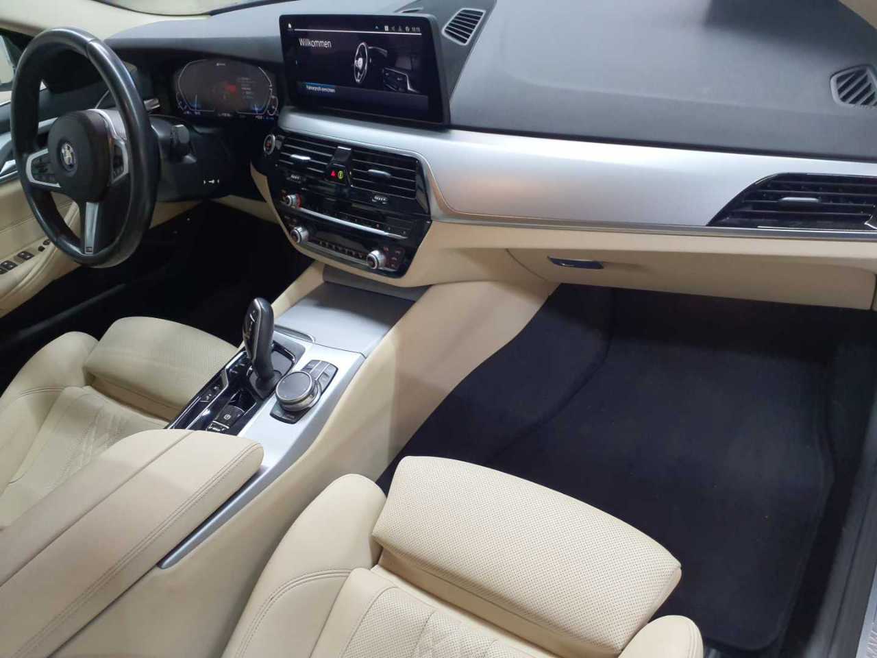 BMW 530e Touring Aut. 9