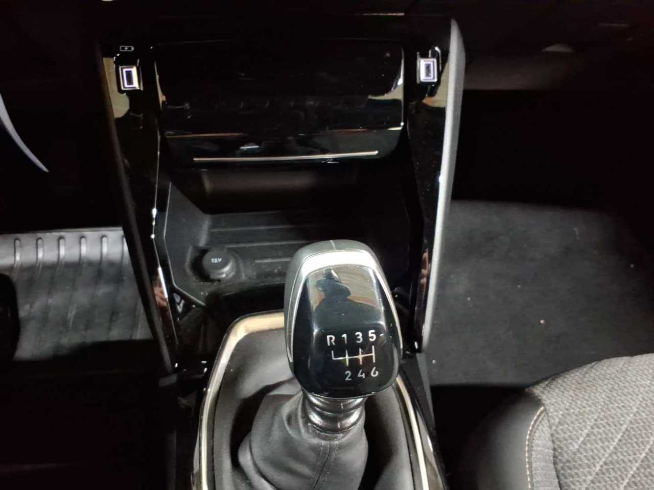 Peugeot 2008 PureTech 100 Allure 10