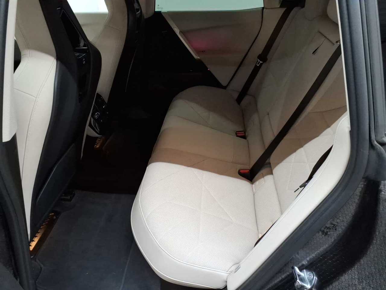 BMW iX xDrive40 13