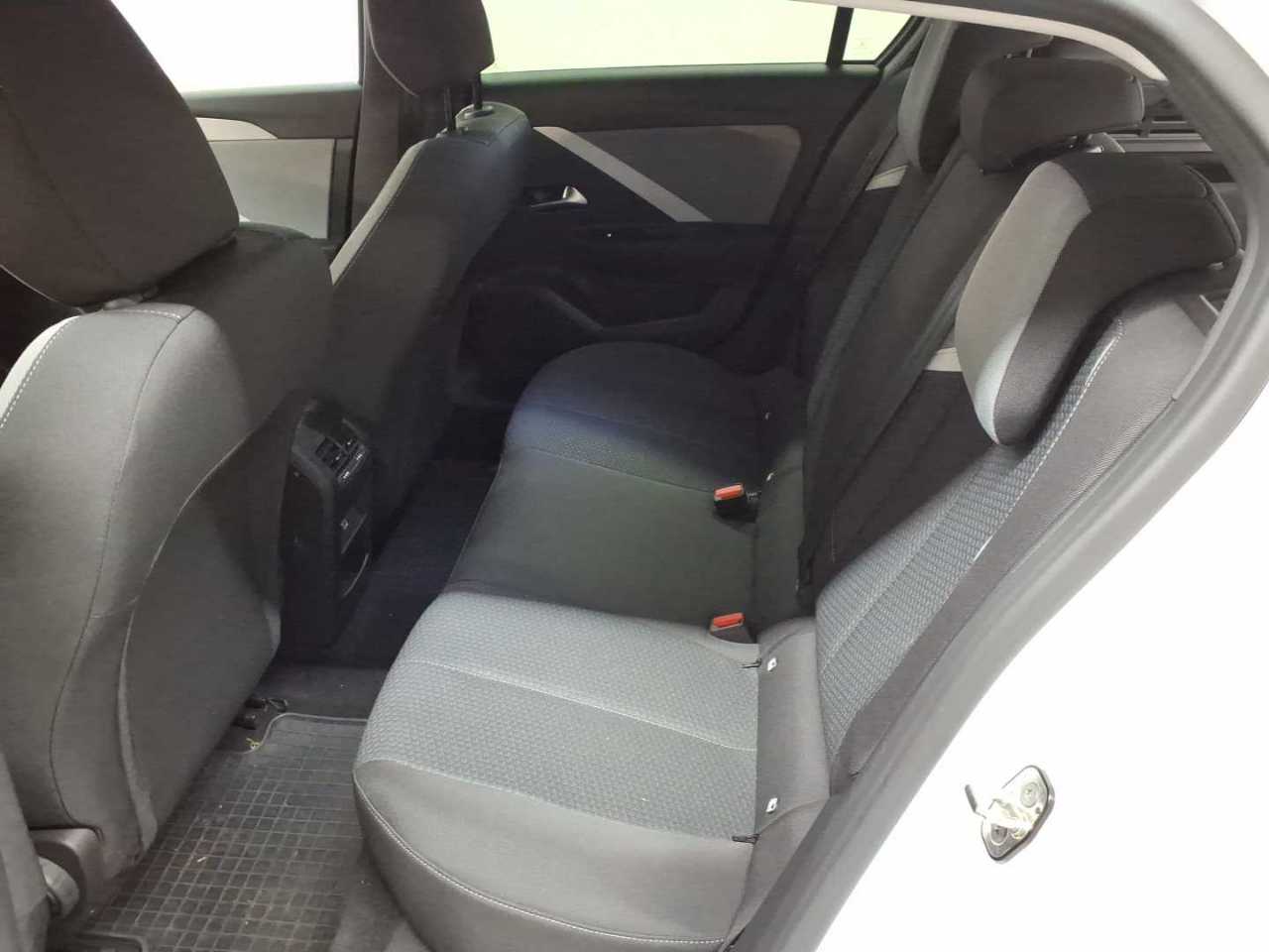 Opel Astra 1.2 Turbo Business Edition 13