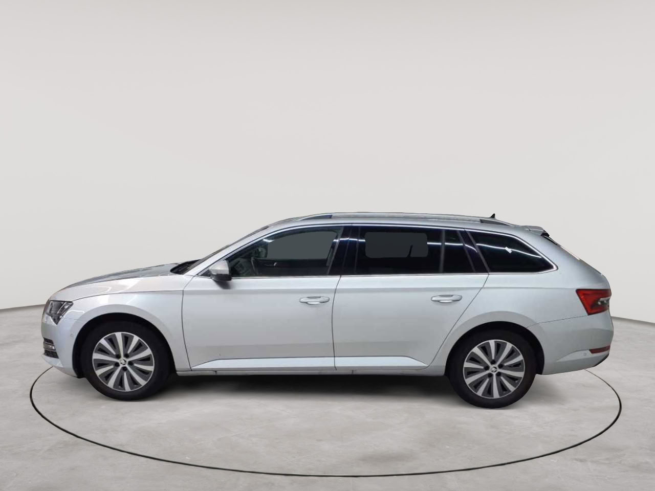 Skoda Superb Combi 2.0 TDI DSG Style 6