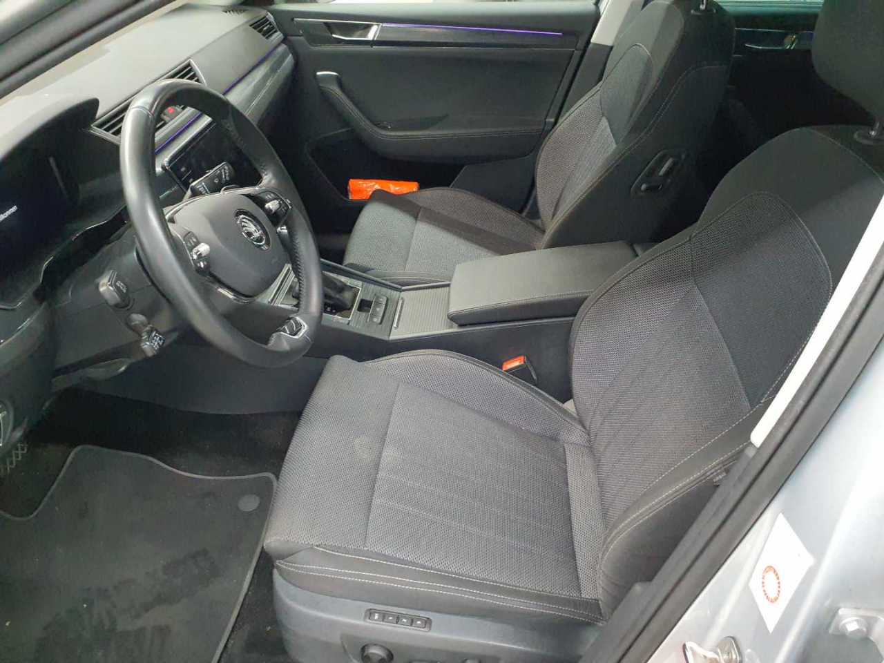 Skoda Superb Combi 2.0 TDI DSG Style 7