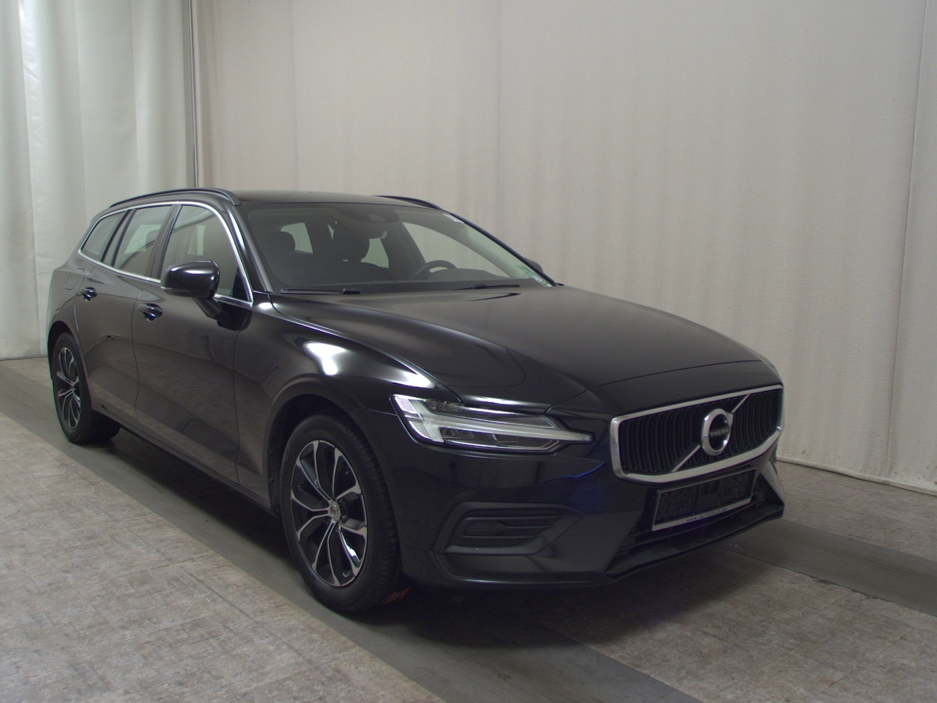 Volvo V60 B4 D Momentum Navi LED RFK SHZ 3