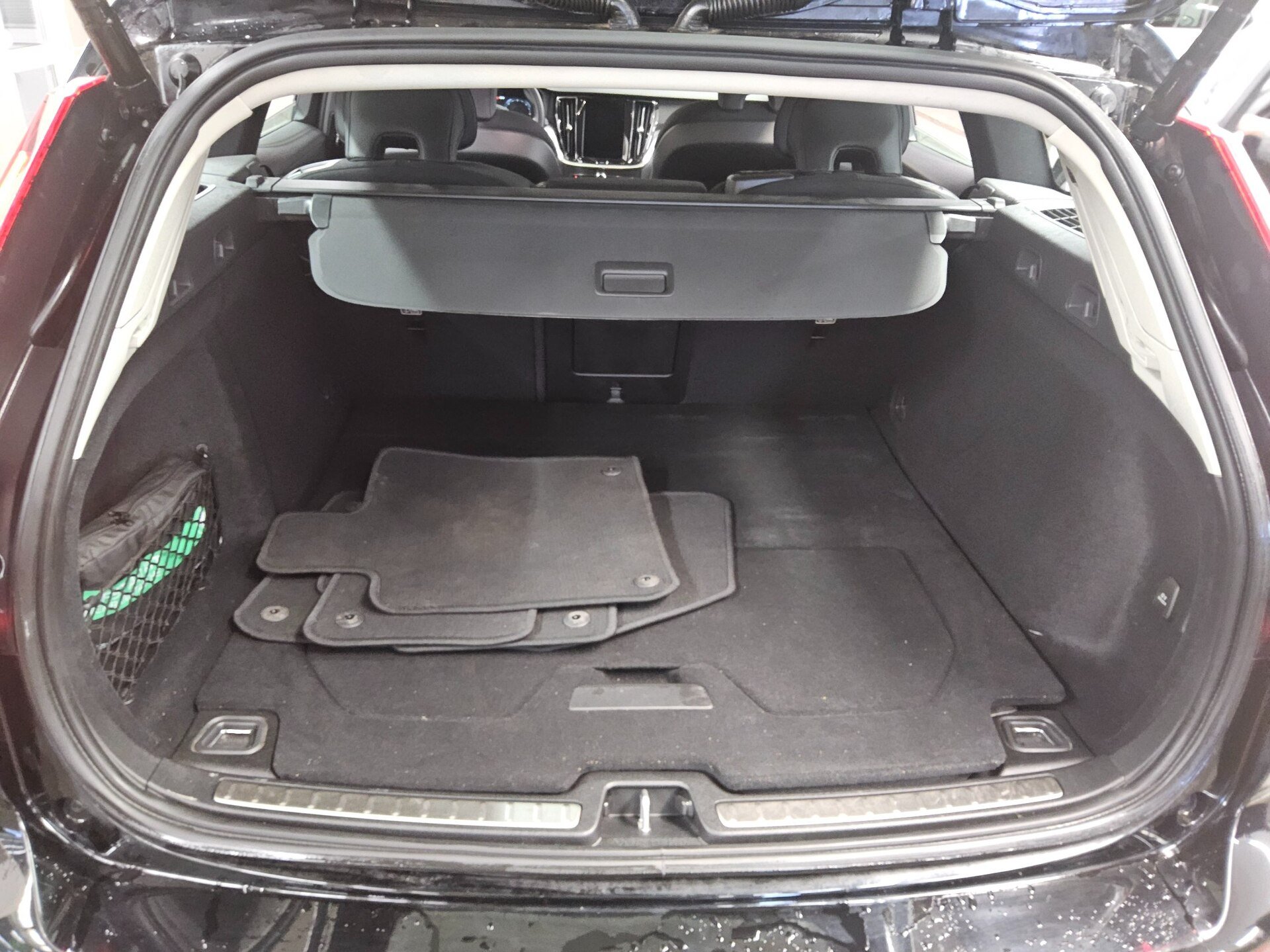 Volvo V60 B4 D Momentum Navi LED RFK SHZ 12