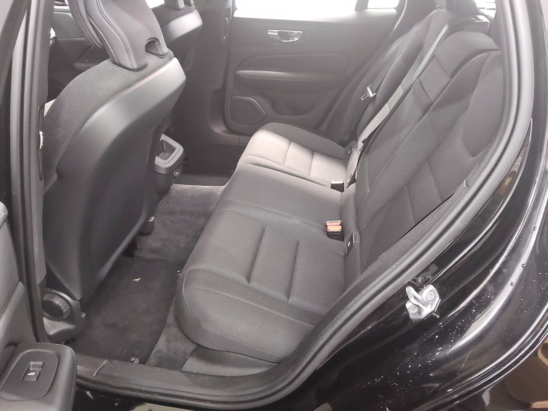 Volvo V60 B4 D Momentum Navi LED RFK SHZ 13