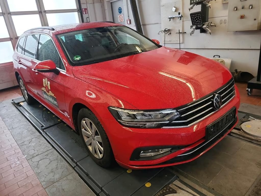 Volkswagen Passat Variant 2.0 2023 2