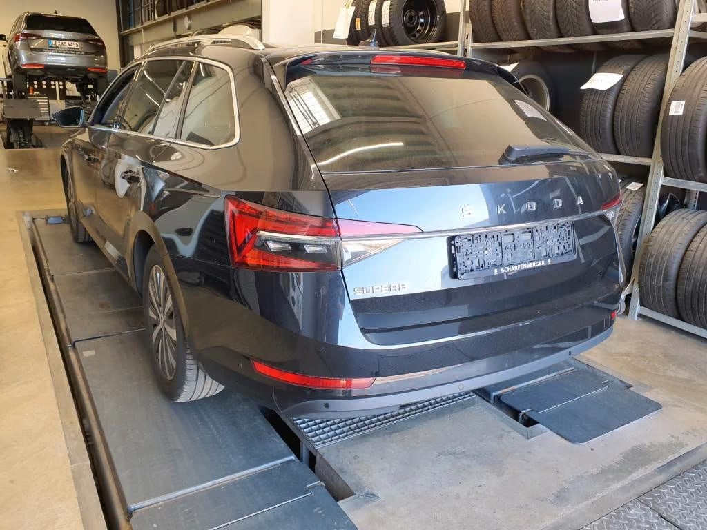 Skoda Superb 2.0 2023 3