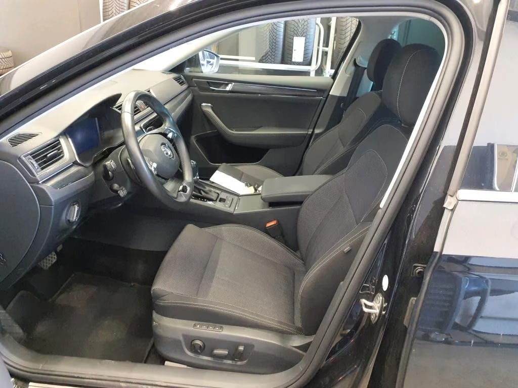 Skoda Superb 2.0 2023 5