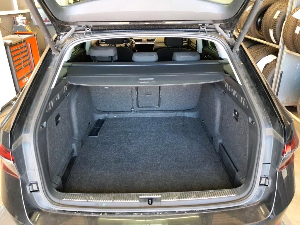 Skoda Superb 2.0 2023 7