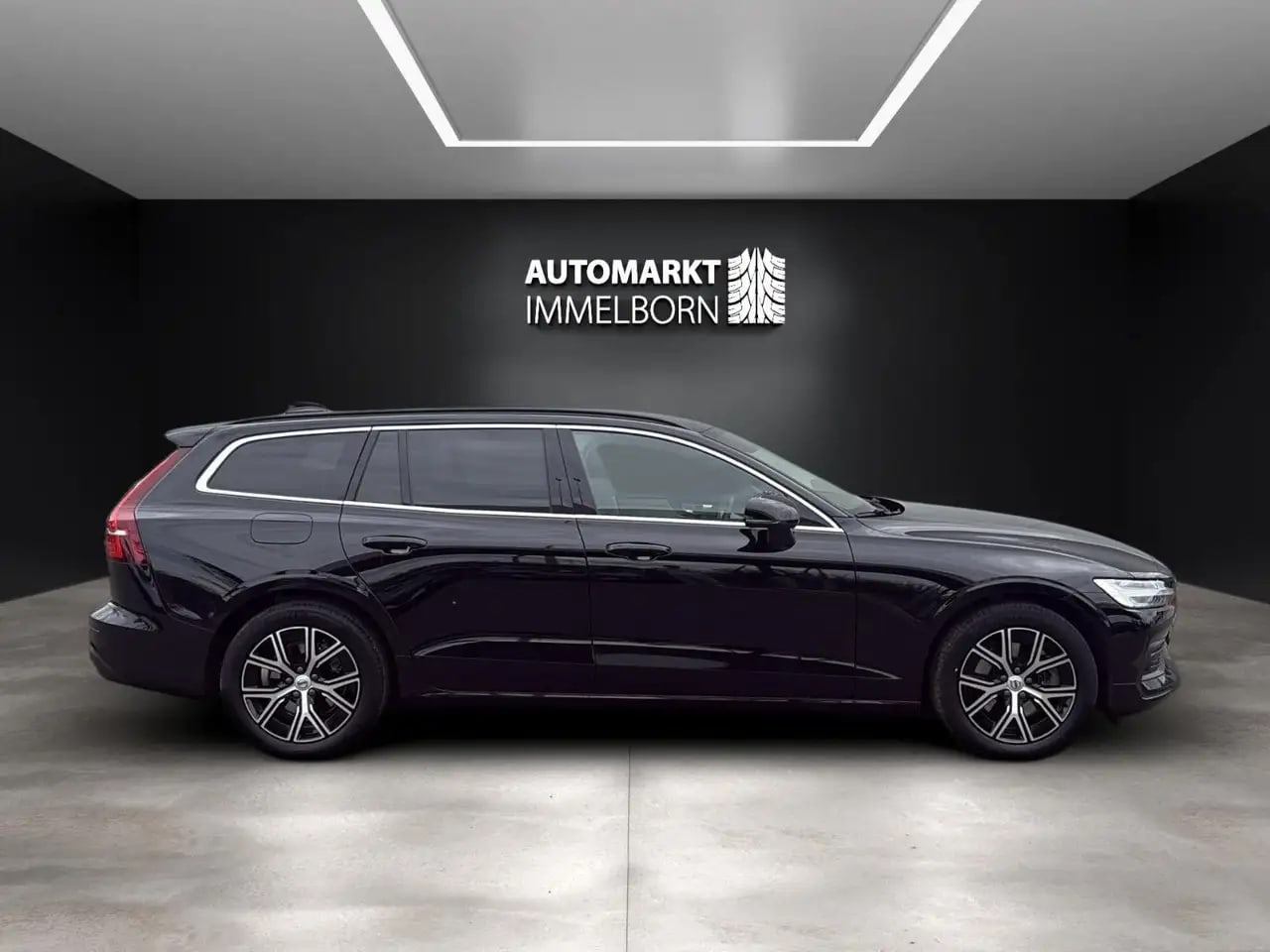 Volvo V60 Core VollLeder*LED*Kamera*4xSH*Navi*AHK 7