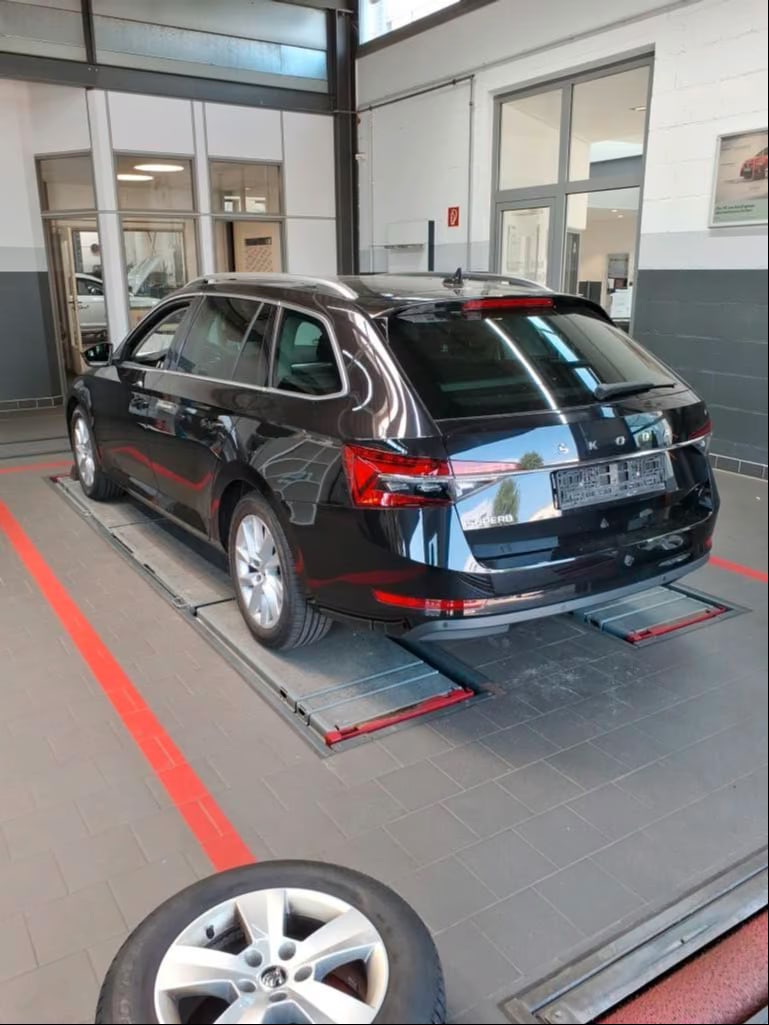 Skoda Superb 2.0 2023 3