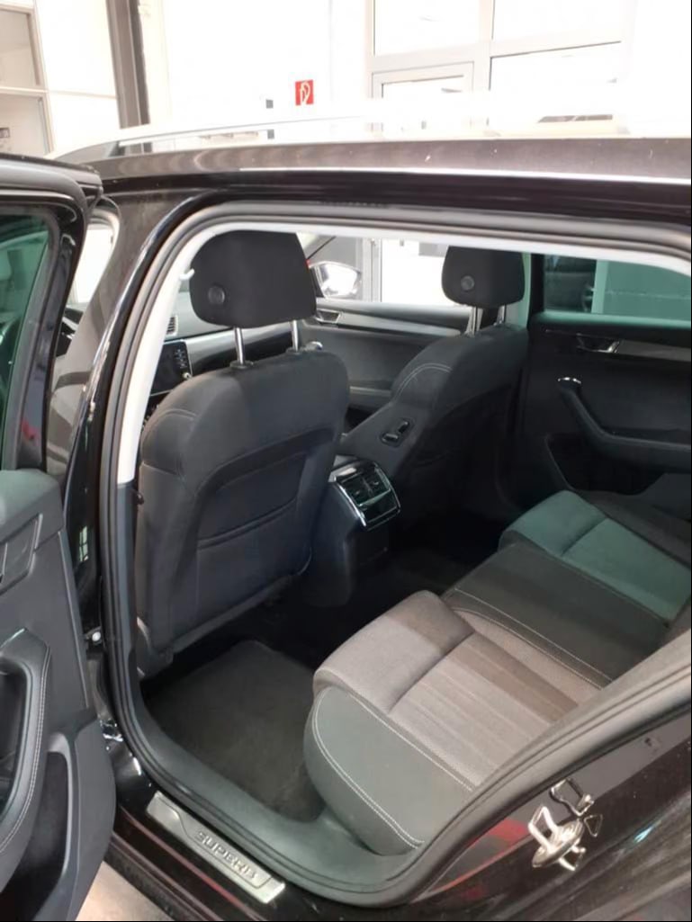 Skoda Superb 2.0 2023 6