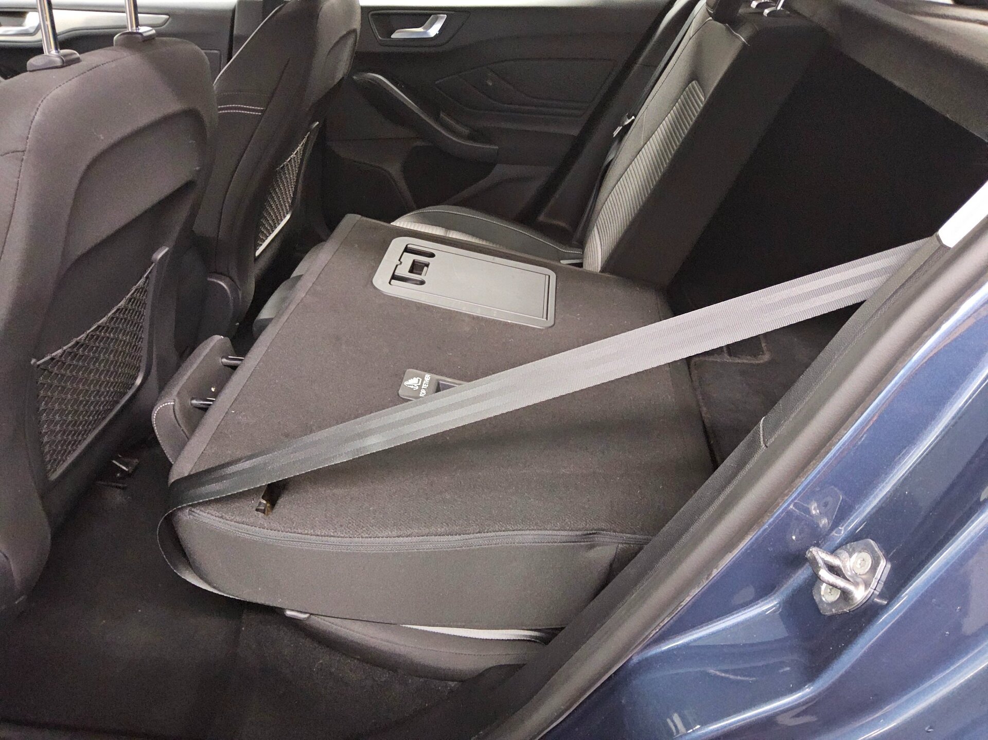 Ford Focus 1.5 EB Titanium Navi LED Shz PDC 12