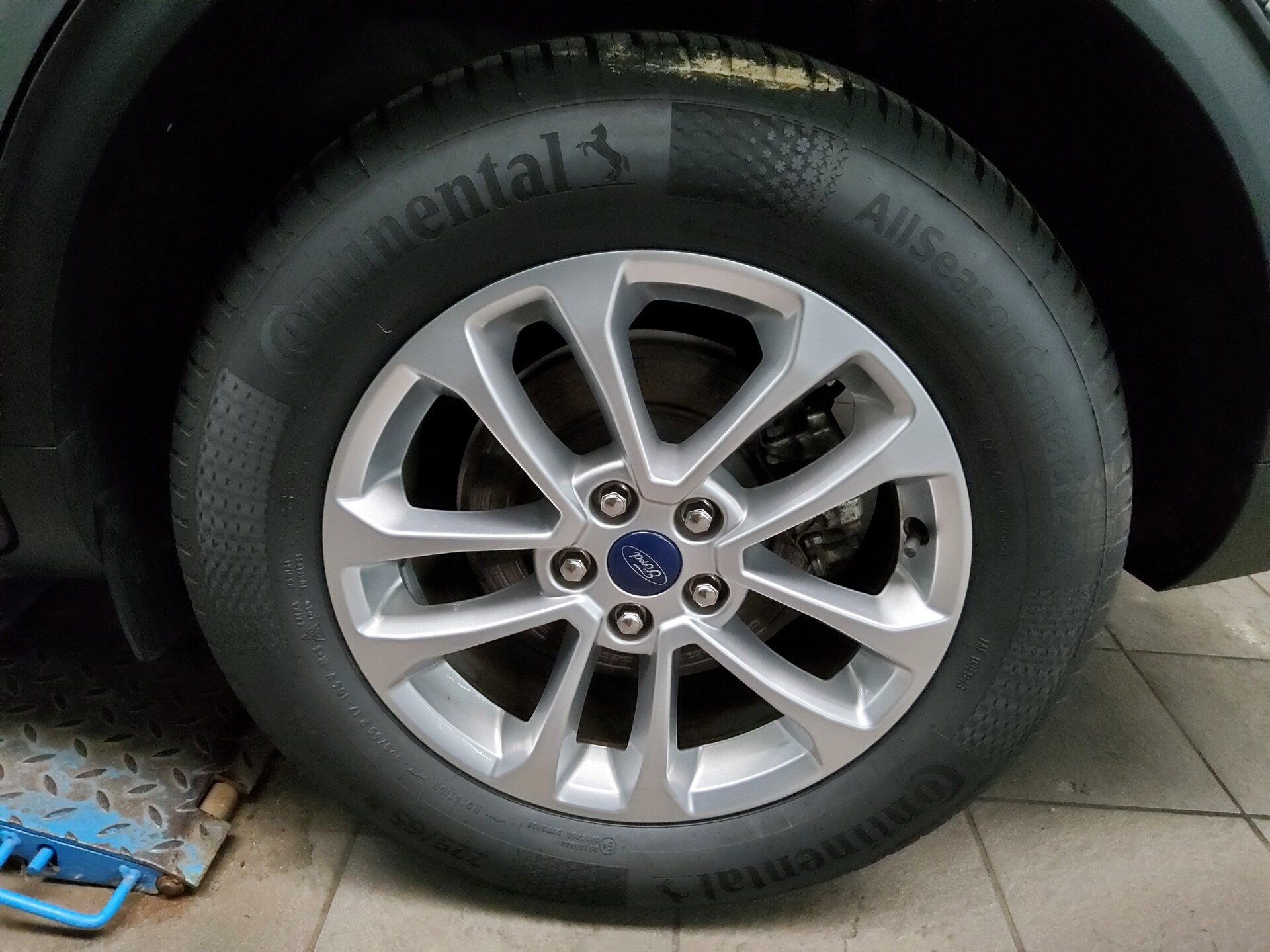 Ford Kuga 2.0 EB Titanium Navi LED vc ACC PDC USB Shz 11