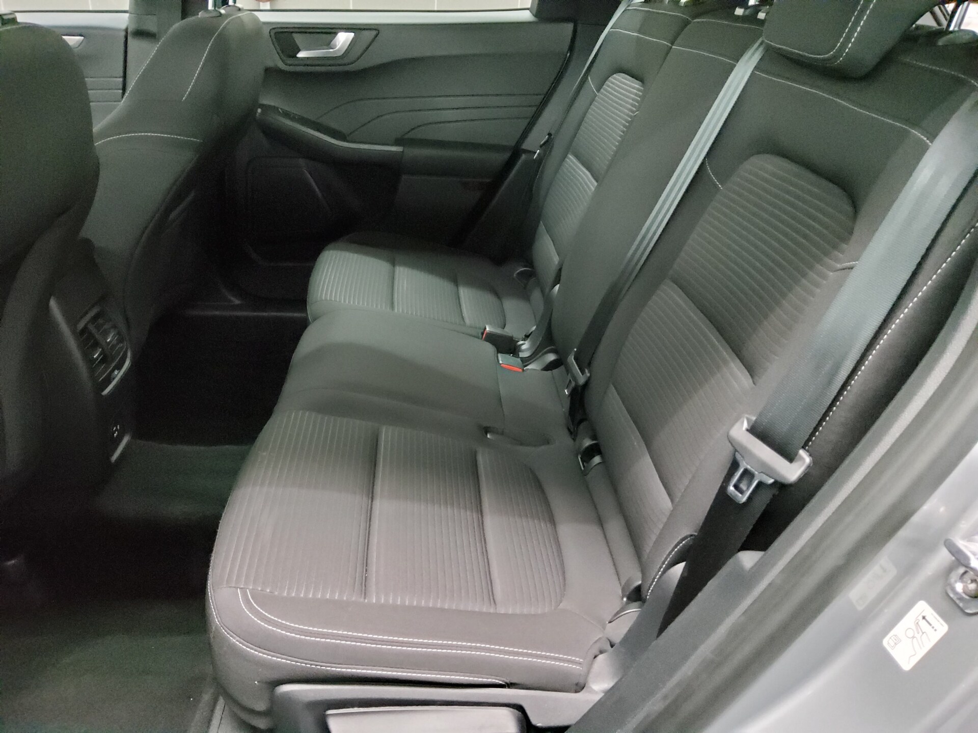 Ford Kuga 2.0 EB Titanium Navi LED vc ACC PDC USB Shz 13