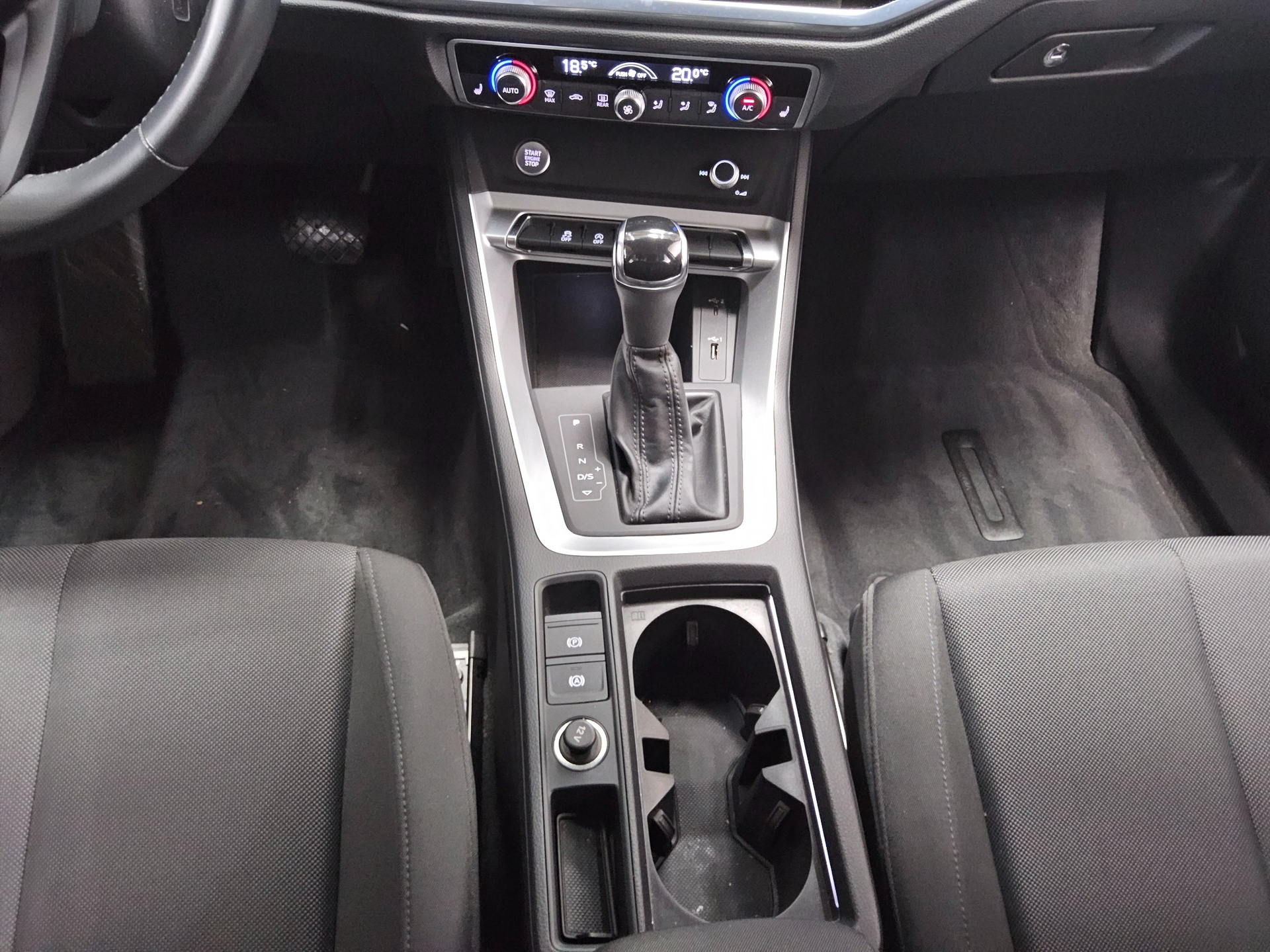 Audi Q3 40 TFSI Qu. virtual LED PDC Shz 6