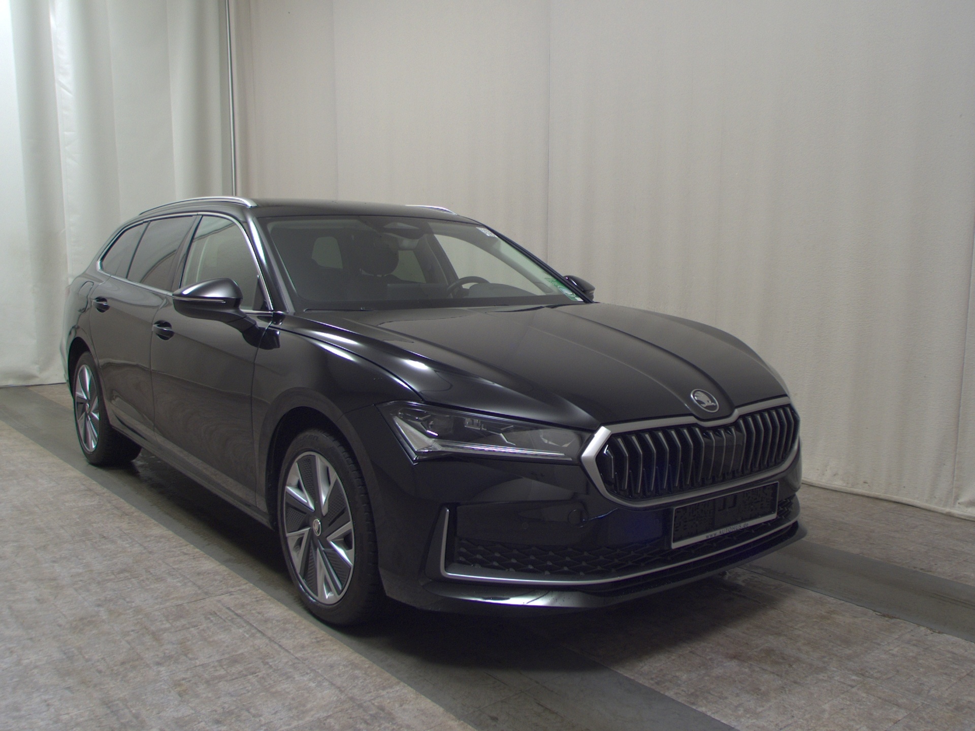 Skoda Superb Kombi 2.0 TDI 4x4 Selection Navi Matrix 3