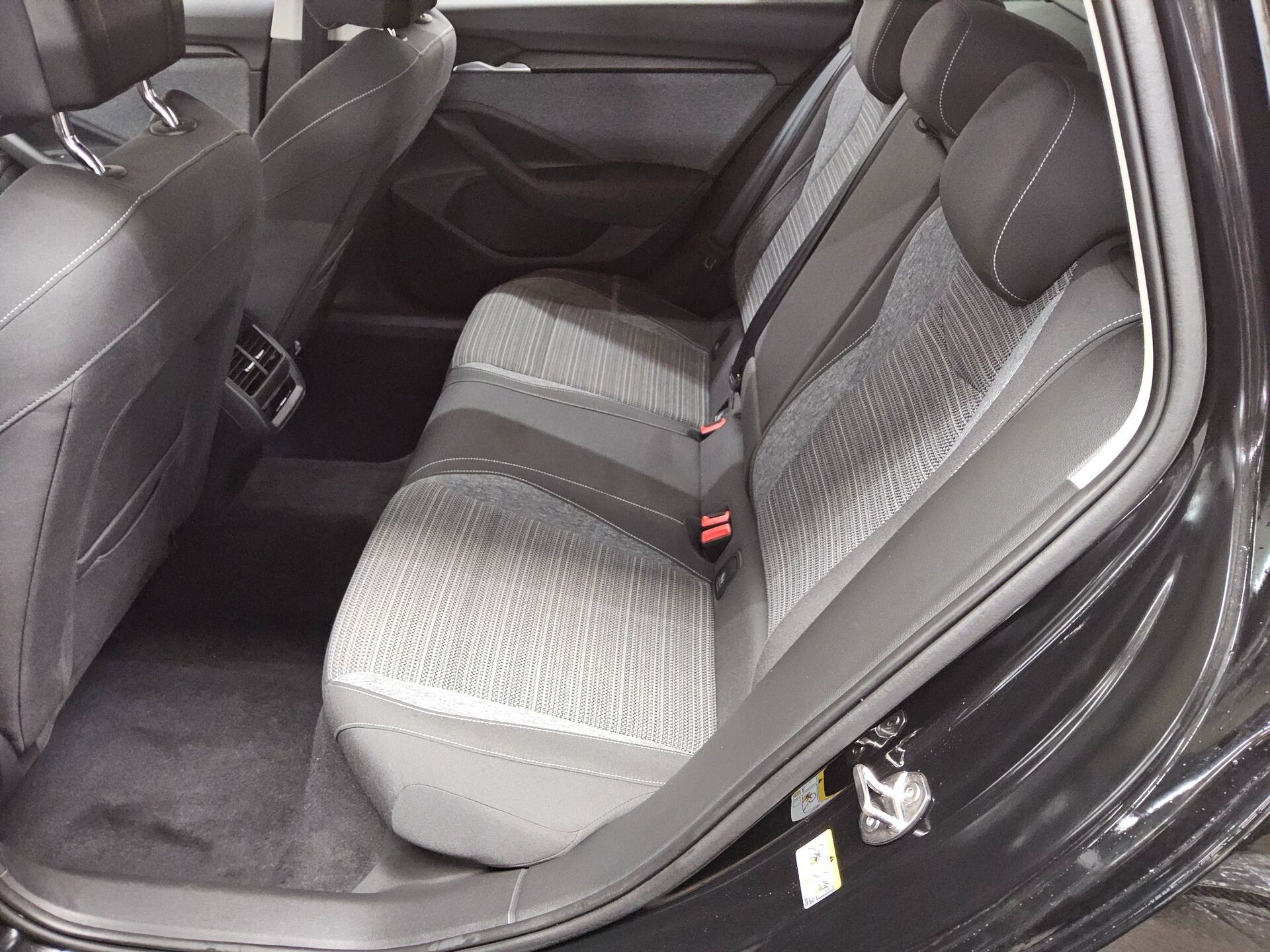 Skoda Superb Kombi 2.0 TDI 4x4 Selection Navi Matrix 13