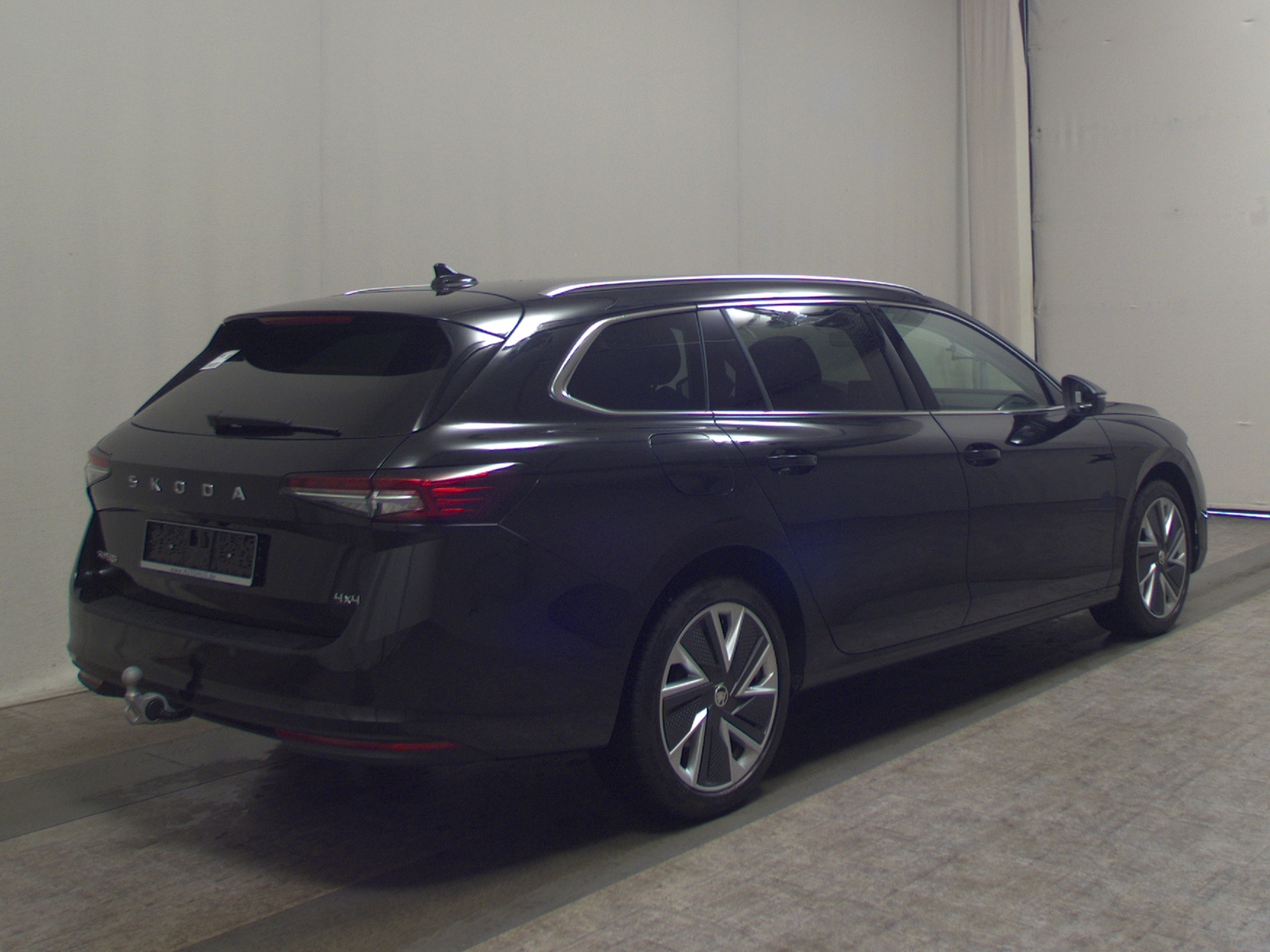 Skoda Superb Kombi 2.0 TDI 4x4 Selection Navi Matrix 4