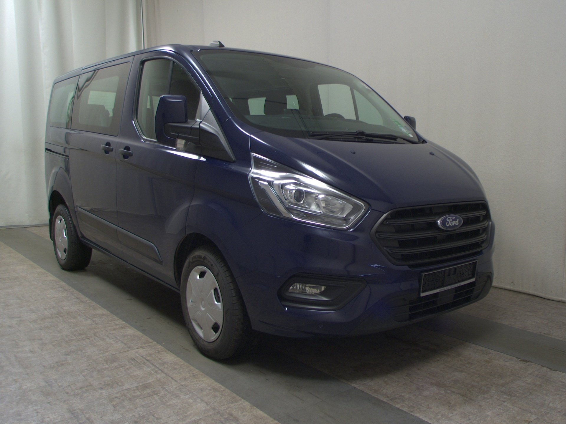 Ford Transit Custom 2.0 EB Trend L1 8-Sitze Navi 3