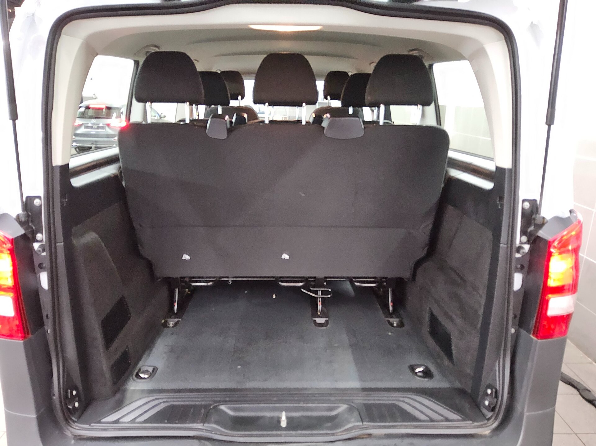 Mercedes-Benz Vito CDI 4x4 Pro lang 8-Sitze Navi RfK MBUX 11
