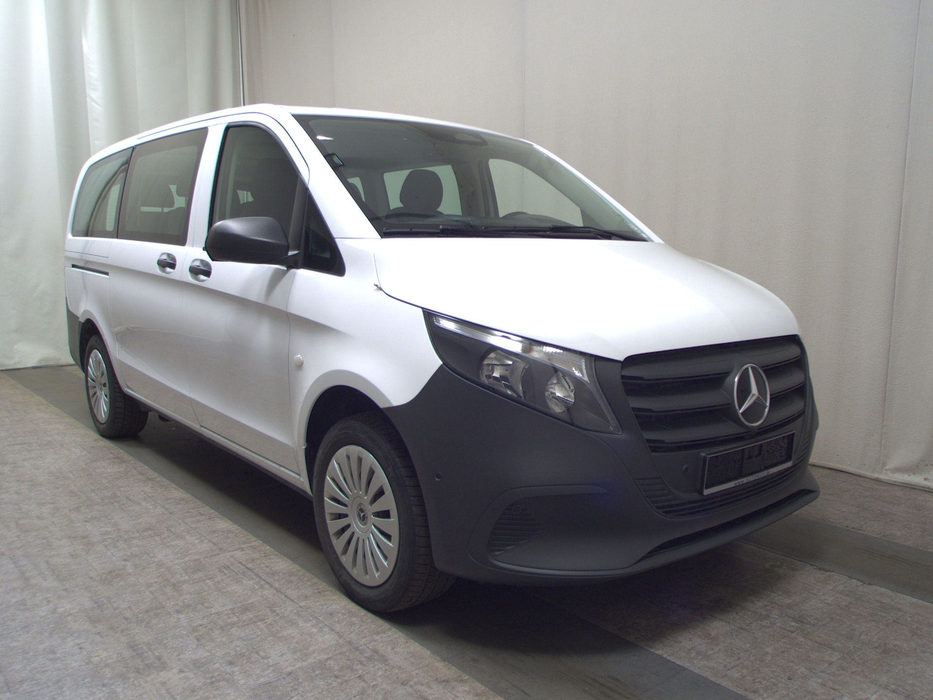 Mercedes-Benz Vito CDI 4x4 Pro lang 8-Sitze Navi RfK MBUX 3