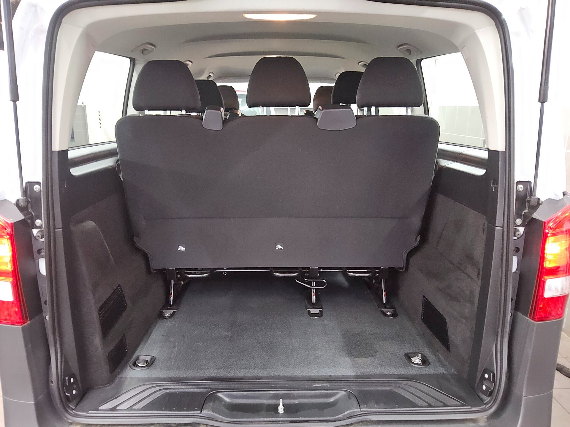 Mercedes-Benz Vito CDI 4x4 Pro lang 8-Sitze Navi RfK MBUX 11
