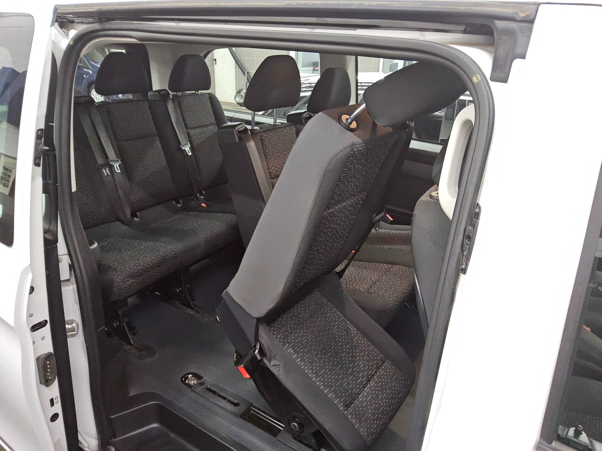 Mercedes-Benz Vito CDI 4x4 Pro lang 8-Sitze Navi RfK MBUX 12