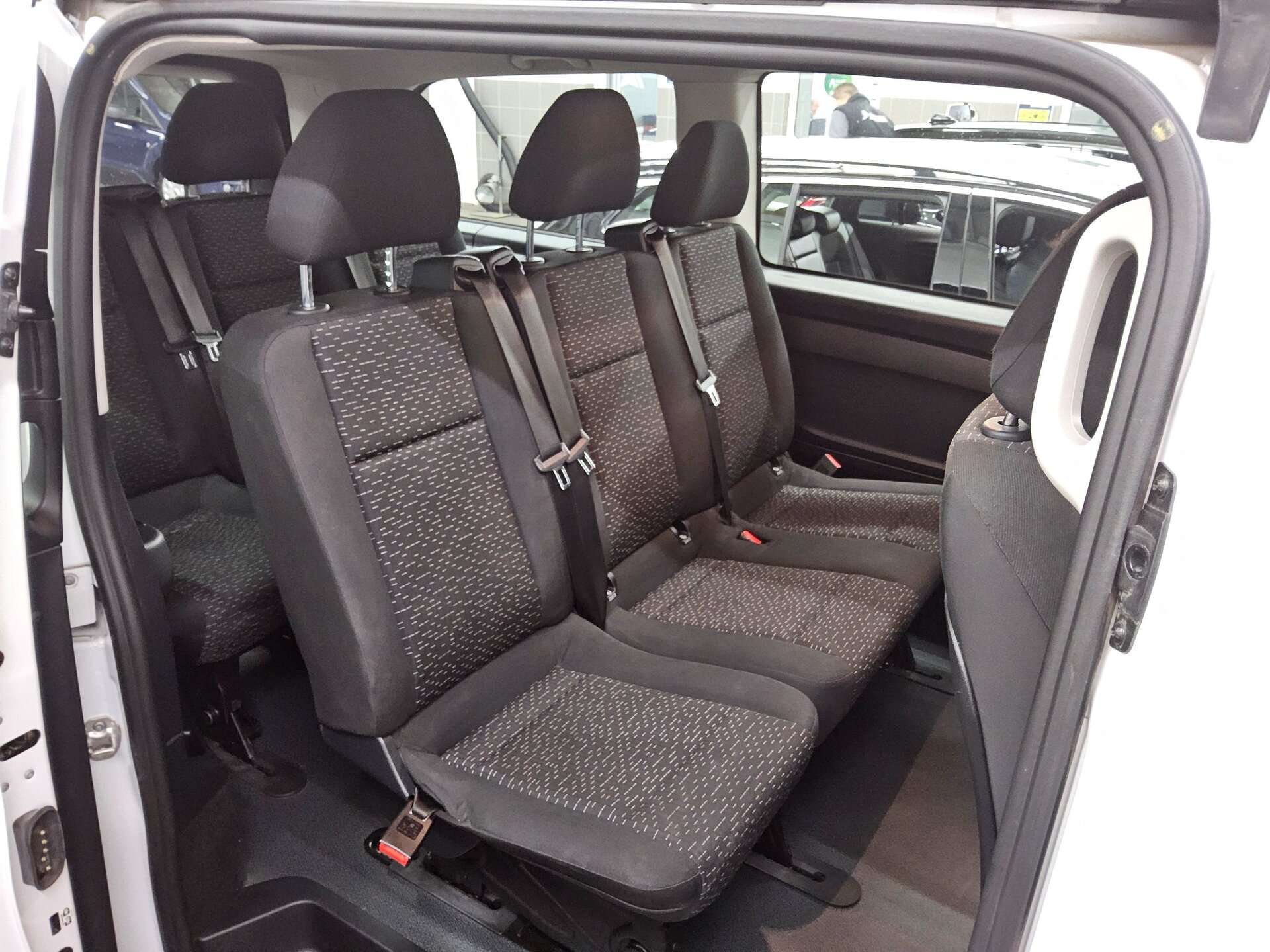 Mercedes-Benz Vito CDI 4x4 Pro lang 8-Sitze Navi RfK MBUX 13