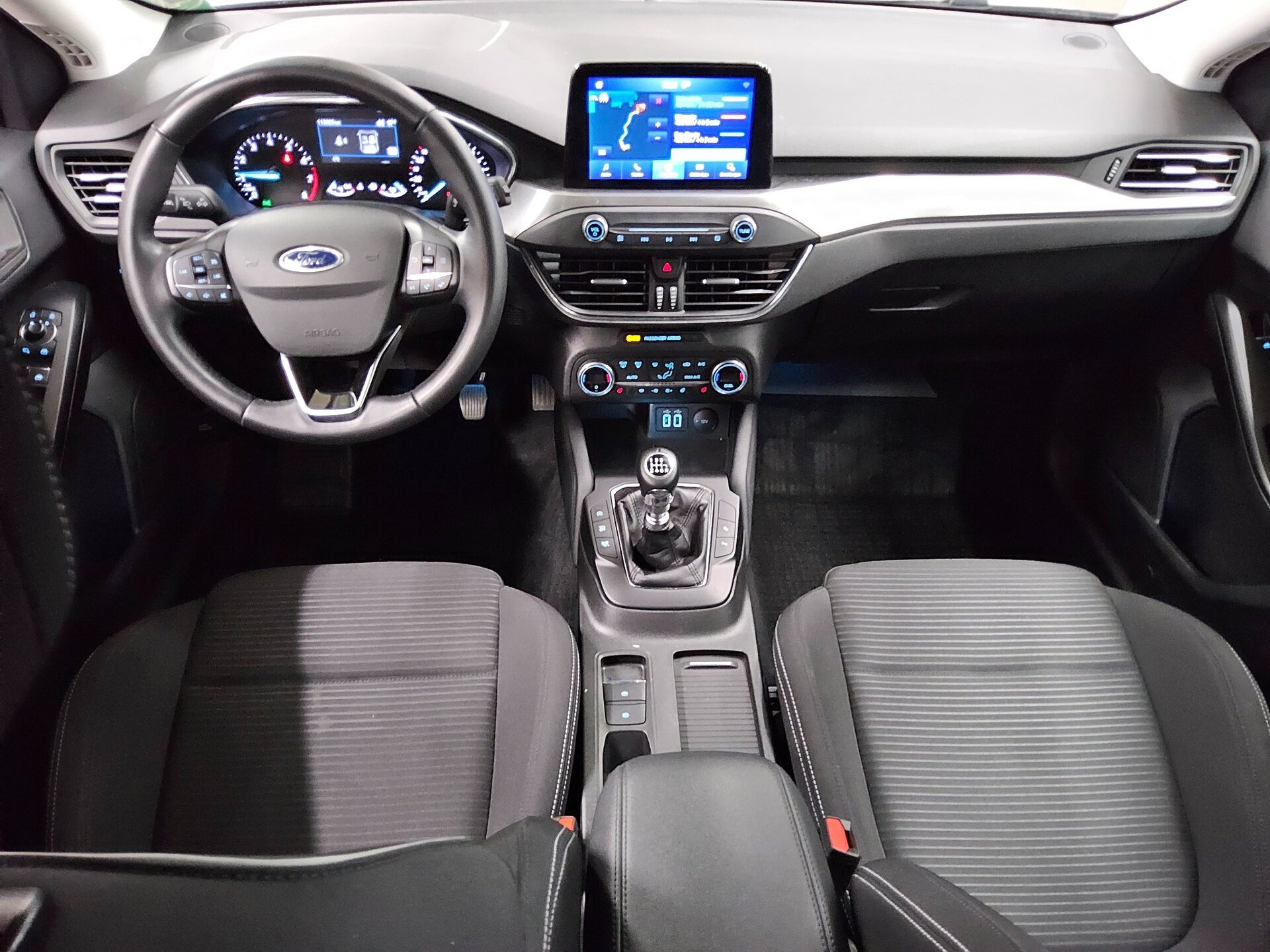 Ford Focus Turnier 1.0 EB Titanium Navi LED Kamera 5