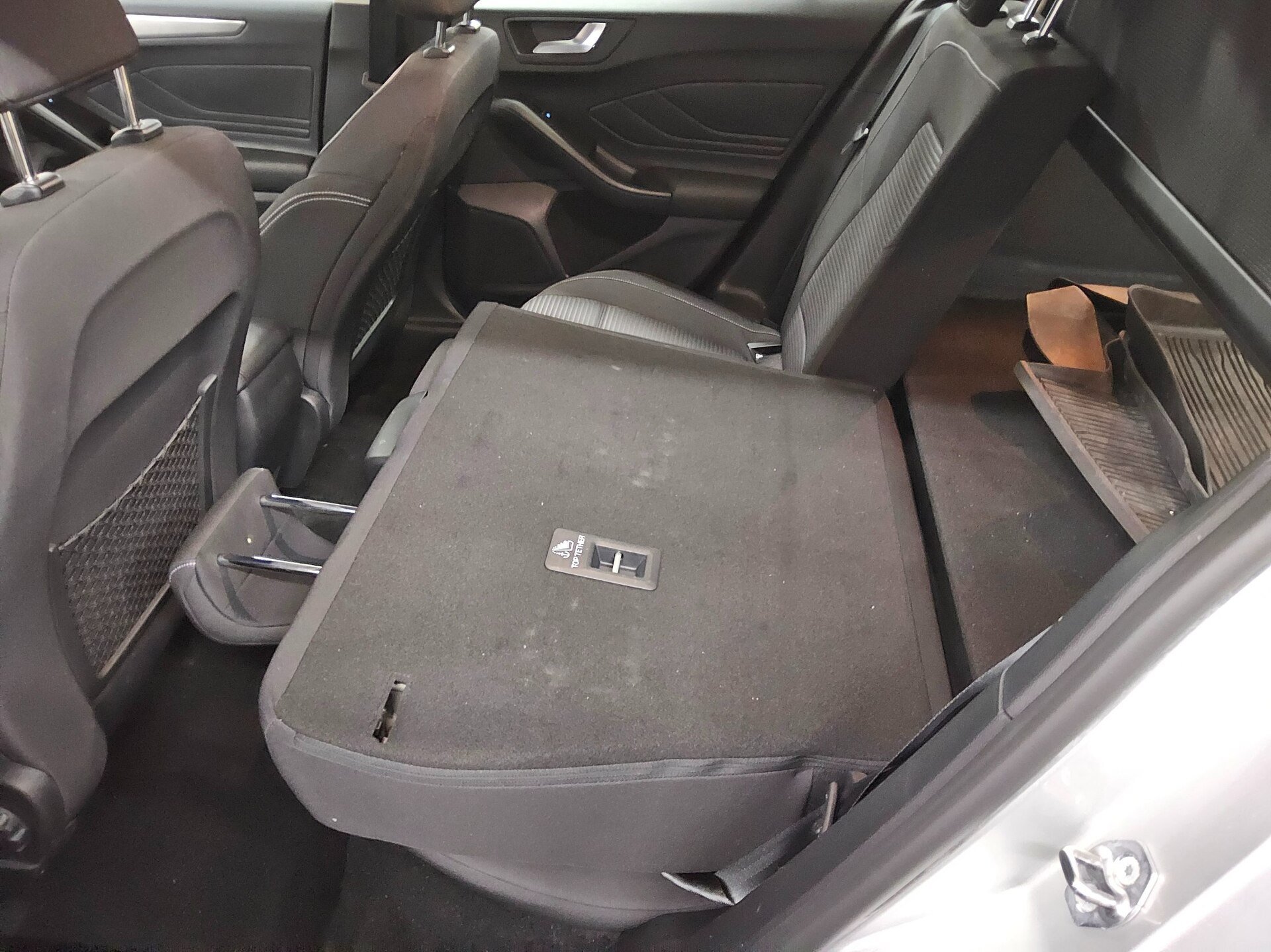 Ford Focus Turnier 1.0 EB Titanium Navi LED Kamera 12