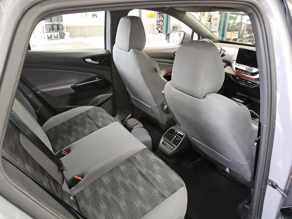 Volkswagen ID.4 2023 6