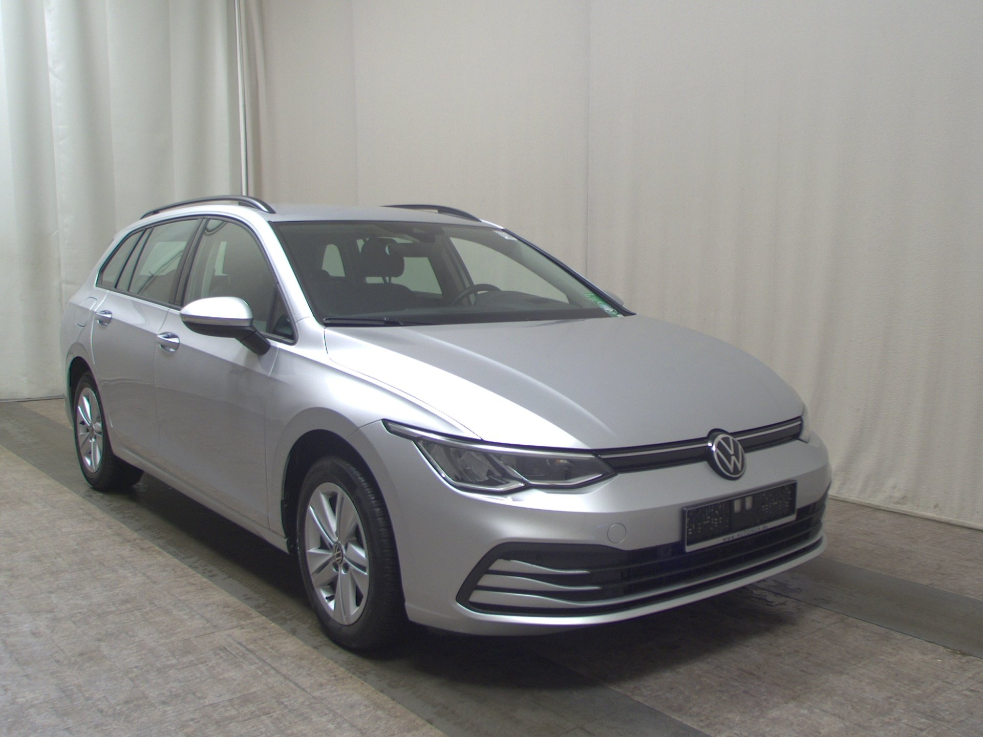 Volkswagen Golf-8 Var. 2.0 TDI Life Navi LED ACC HuD AHK 3
