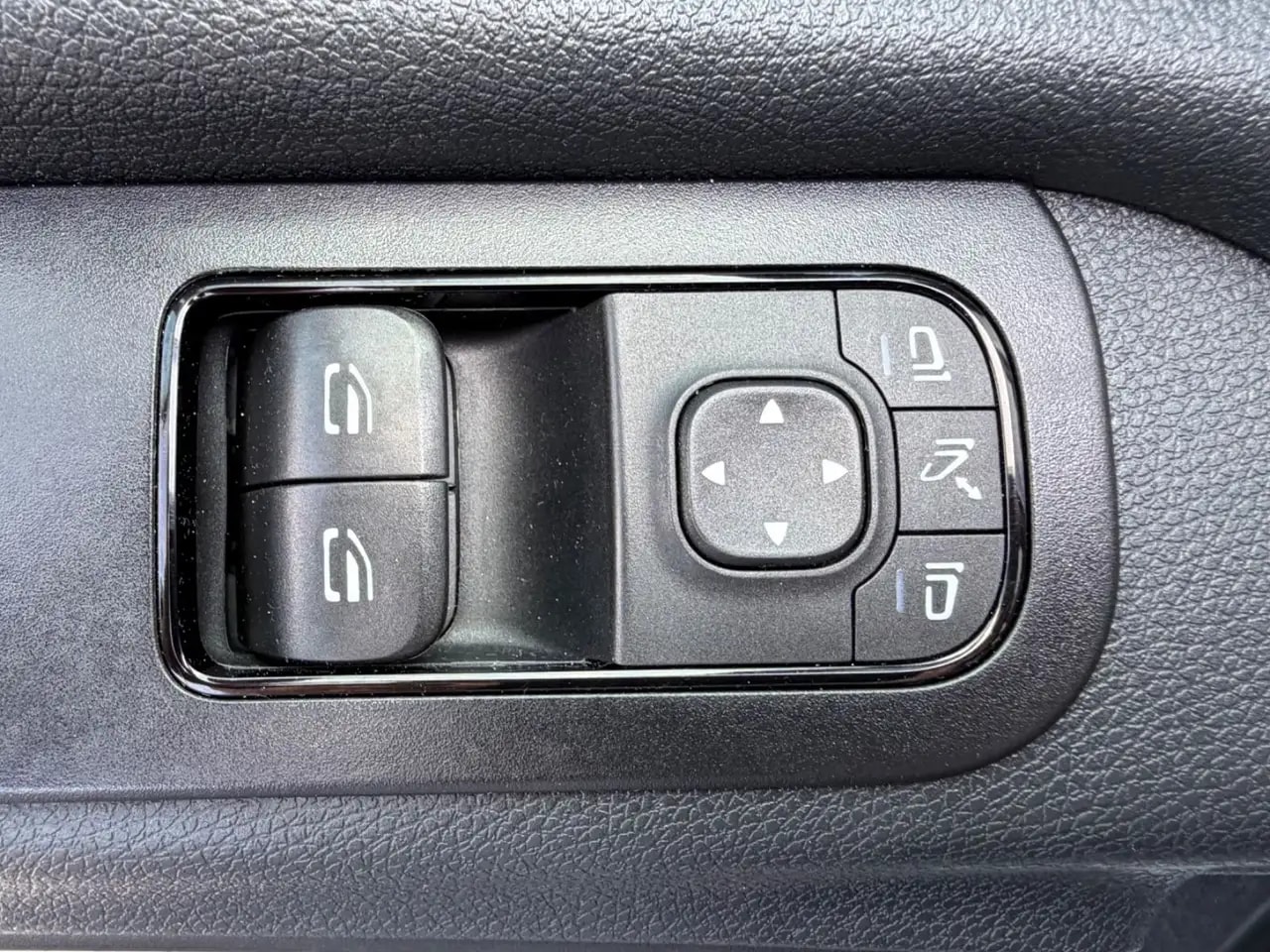 Mercedes-Benz Sprinter 314 AUTOMATIK NAVI TOTWINKEL KAMERA LED 16