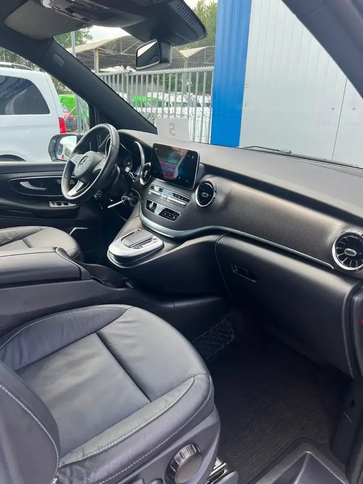 Mercedes-Benz V 300 V300 LANG 4M AMG-LINE PANO LED 360° WEBASTO AHK 18