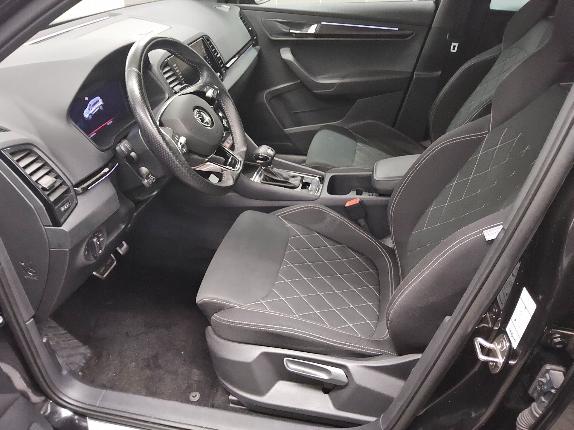 Skoda Karoq 2.0 TDI 4x4 SportLine Navi LED vc RFK ACC 9